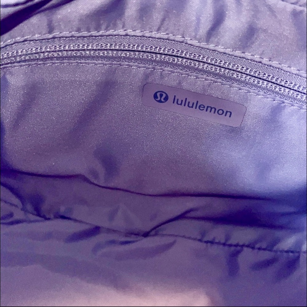 Lululemon City Essentials Shoulder Bag 4L Lavender Frost NWT - Picture 13 of 16